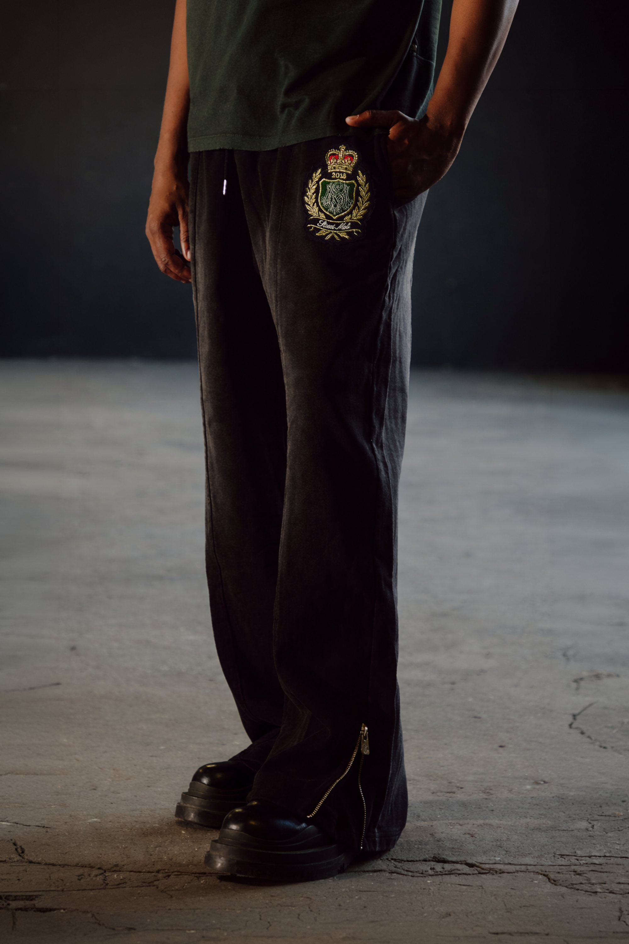 School Crest Washed Sweatpants